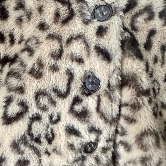 Twin Girls Leopard Fur Coat - Picture 4 of 5